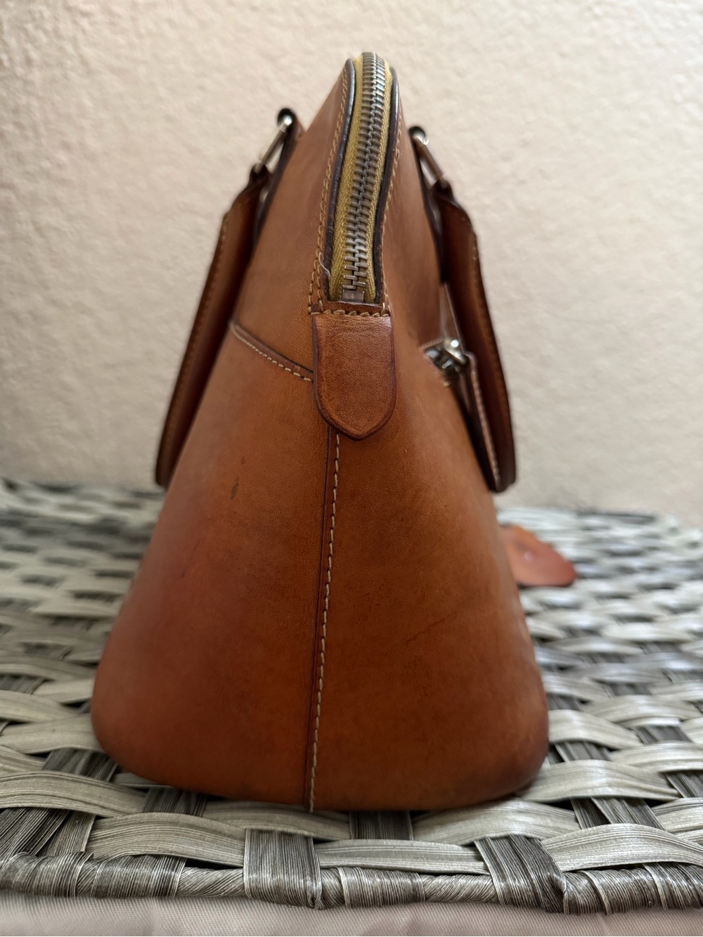 Vintage Dooney & Bourke Brown Alto Leather Zip Zip Dome Satchel Cognac - Picture 5 of 16